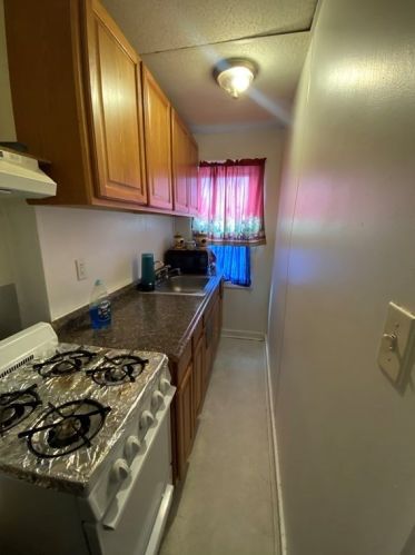 119 Division St, New Bedford MA 02744-1112 exterior