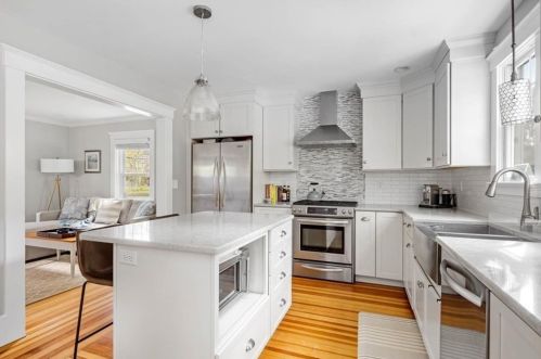 257 Hersey St, Hingham MA 02043-4605 exterior