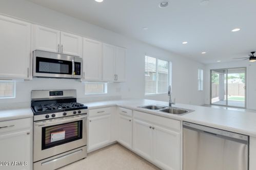 3826 65th Ave, Phoenix AZ  85043-5219 exterior