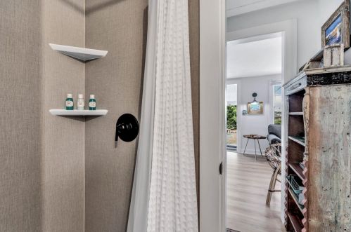 722 State Hwy, Eastham MA 02642-2534 exterior