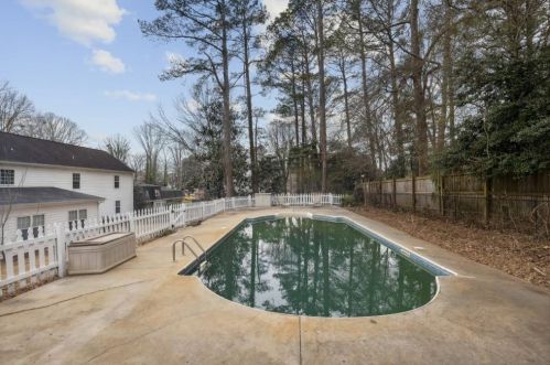 2544 Dukes Cir, Conyers GA  30013-1932 exterior