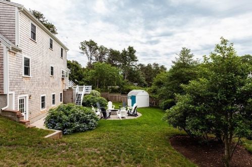 74 Ellis St, Chatham MA  02633-1881 exterior