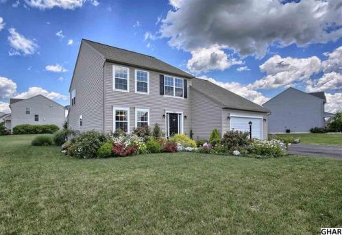 301 Seaton Ct, Carlisle PA  17015-4546 exterior