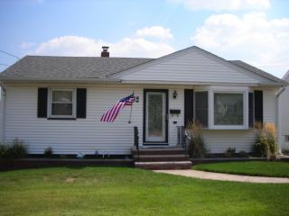 82 Bernice Rd, Belleville, NJ 07109-1563