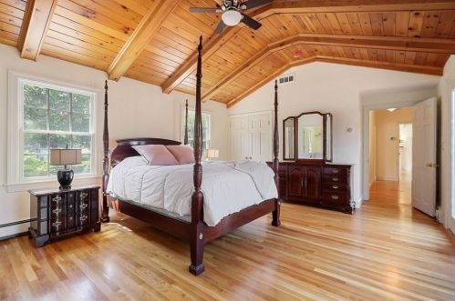 9 Independence Ln, Hingham MA exterior