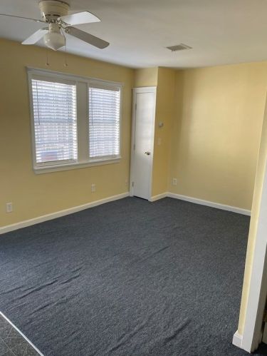 496 Nash Rd, New Bedford MA 02746-1827 exterior