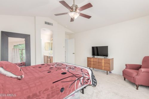 13451 47 Way, Phoenix AZ 85042-5318 exterior