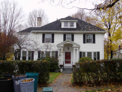 911 Commonwealth Ave, Newton, MA 02459-1035