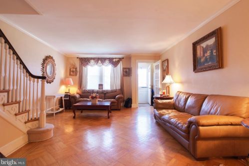 3013 Knorr St, Philadelphia, PA 19149-2506