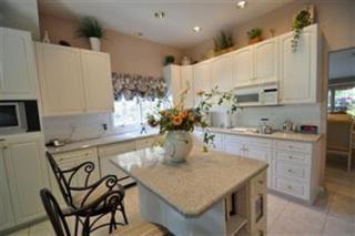 2250 Waters Edge Dr, Cleveland, OH 44145-6604