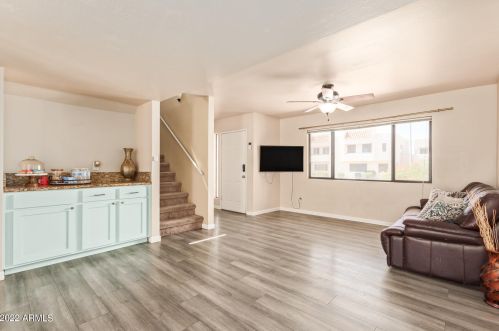 2535 Canyon Crest Cir, Phoenix, AZ 85023-4160