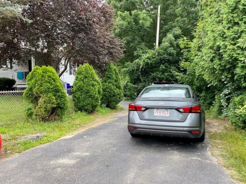 1070 Somerset Ave, Taunton MA 02780-4622 exterior