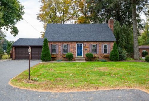 129 Elm St, Agawam, MA 01001-2409