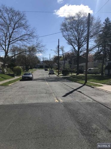 80 Merritt Ave, Cresskill NJ  07626-2420 exterior