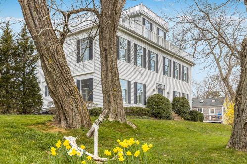 20 Locust Rd, Eastham MA 02642-2460 exterior