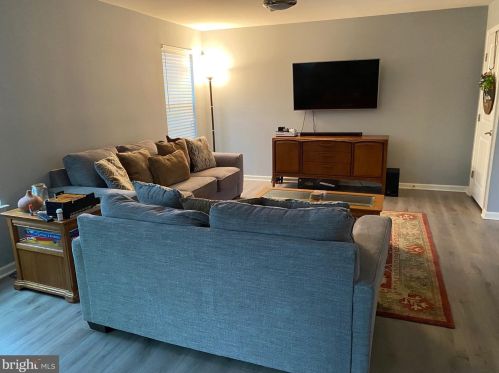 202 Rodney Ave, West Deptford NJ 08096-4109 exterior