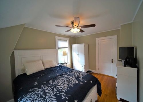 295 Southern Artery, Quincy MA 02169-2210 exterior