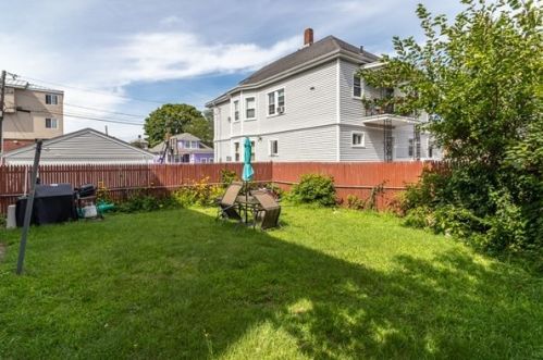 444 Brock Ave, New Bedford MA 02744-1437 exterior