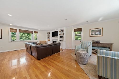 295 East St, Hingham, MA 02043-2068