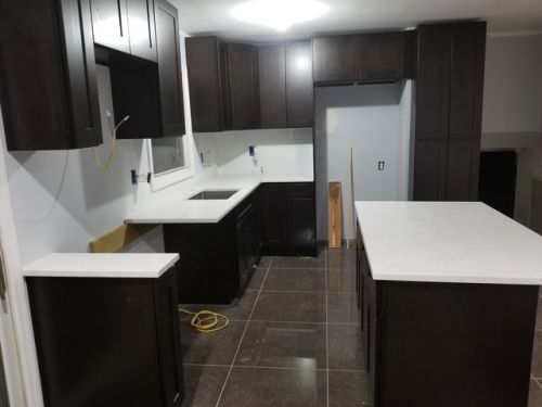 48 Charlotte St, Carteret, NJ 07008-1859