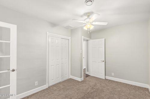 1351 Clarendon Ave, Phoenix AZ 85033-4118 exterior