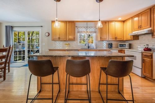 1 Eric Rd, Norfolk MA 02056-1914 exterior