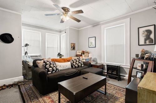 32 Warner St, Gloucester MA 01930-2841 exterior