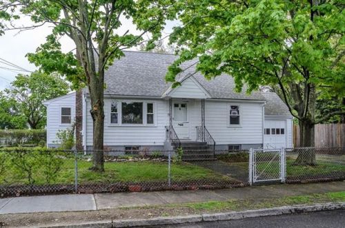 19 Fremont St, Arlington MA  02474-3601 exterior