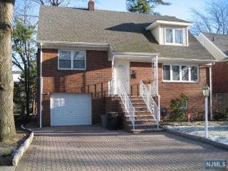 1108 Inwood Ter, West Fort Lee NJ  07024-1625 exterior