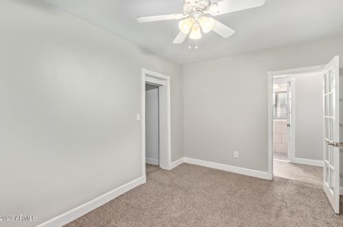 1351 Clarendon Ave, Phoenix AZ 85033-4118 exterior