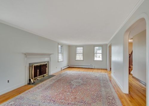 363 Greenlodge St, Dedham MA 02026-6223 exterior