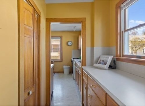 13 Osborne Rd, Arlington MA 02474-8830 exterior