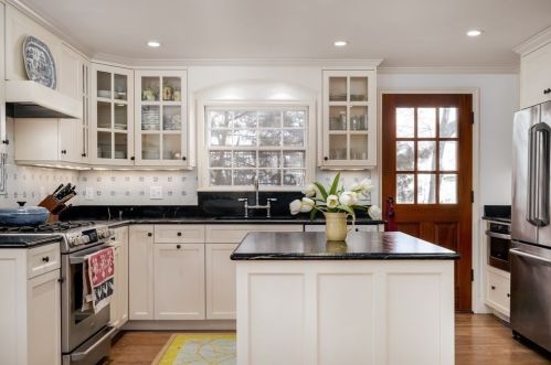 7 Monadnock Rd, Arlington MA 02476-8026 exterior