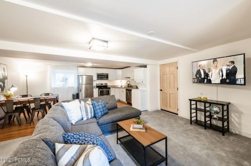 160 Parkview Dr, Park City UT 84098-5149 exterior