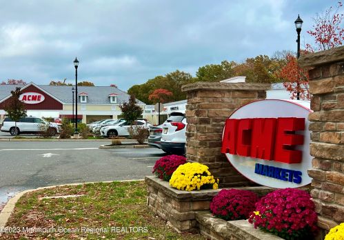 208 Winding Way, Little Silver NJ 07739-1763 exterior