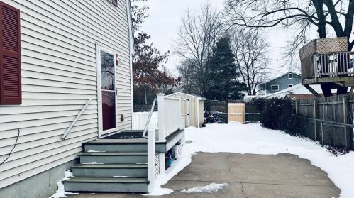 11 Grove Ave, Montgomery MA  01085-1308 exterior