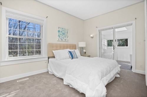 550 Beacon St, Newton MA 02459-2024 exterior