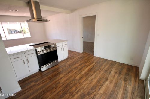 2908 Bloomfield Rd, Phoenix AZ 85029-2950 exterior