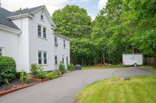 10 Carroll St, Weymouth MA 02189-1211 exterior