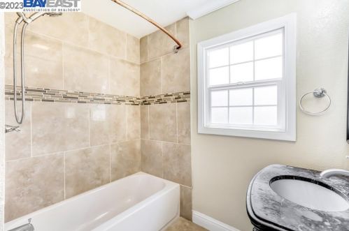 1225 Sandelin Ave, San Leandro CA  94577-3956 exterior