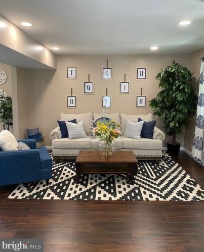 1564 Center St, West Deptford NJ  08086-3098 exterior