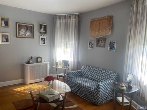 78 Sanford Ave, Belleville NJ 07109-1224 exterior