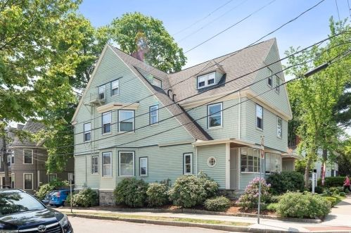 40 Pleasant St, Arlington MA  02476-6515 exterior