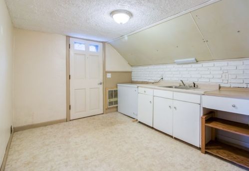 434 East St, South Hadley MA 01075-2118 exterior