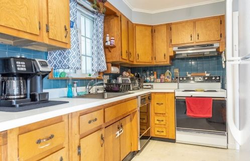 10 Carroll Dr, Montgomery, MA 01085-2127