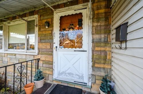 63 High St, Belleville, NJ 07109-3257