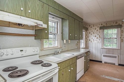 46 Eustis St, Arlington MA 02476-7638 exterior