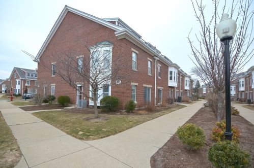 148 Quincy Shore Dr, Quincy, MA 02171-2929