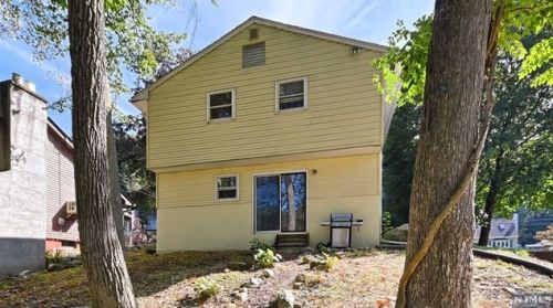 331 Skyline Lake Dr, Skyline Lakes NJ  07456-1953 exterior