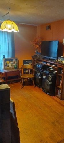 11 Sycamore St, Montgomery MA 01085-3215 exterior